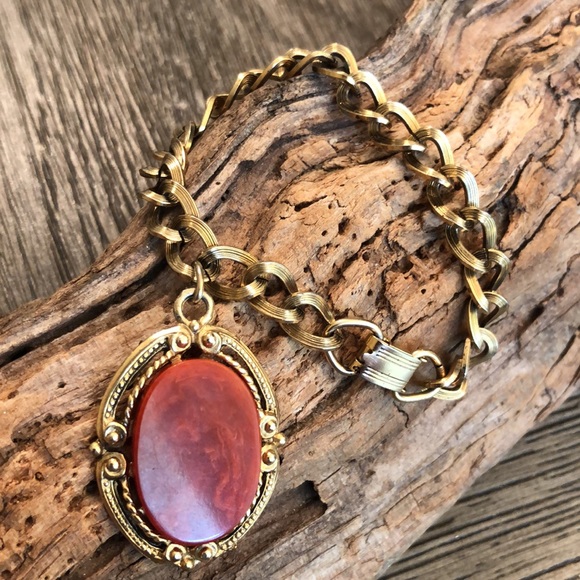 Antique Gold Chain Bracelet w/Faux Stone Cameo - Picture 2 of 16